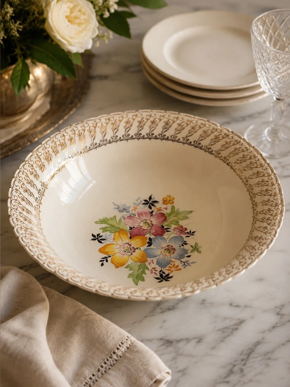 Nasco Canterbury Gold vintage 1930s serving bowl with 22K gold details